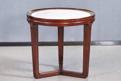 這種開花植物在花市里其貌不揚，卻特受歡迎，